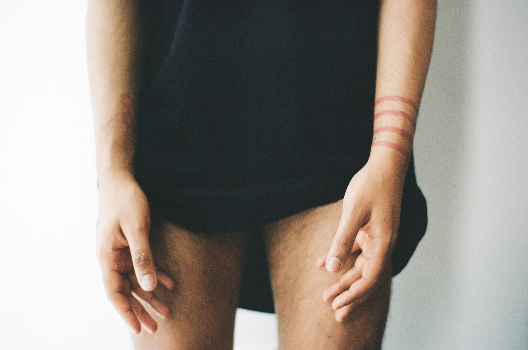 stomach/thighs/hands